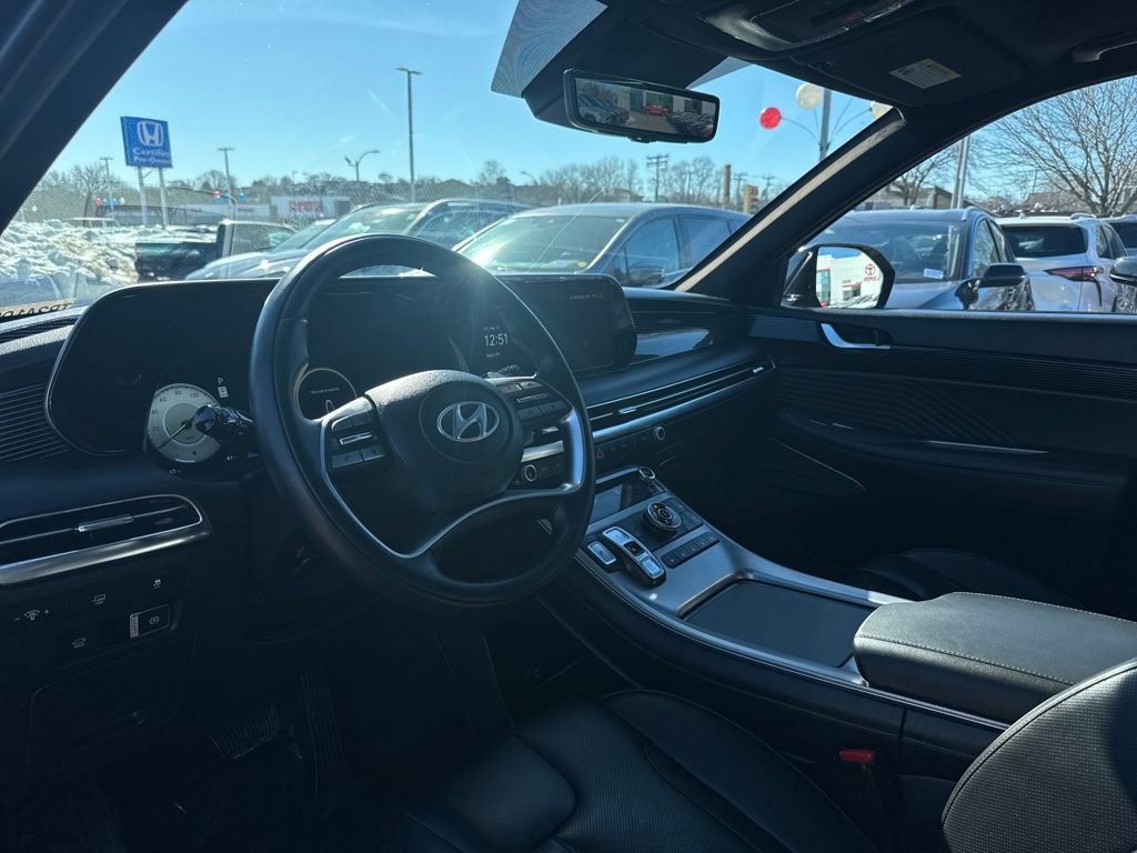 Used 2023 Hyundai Palisade Calligraphy image 17