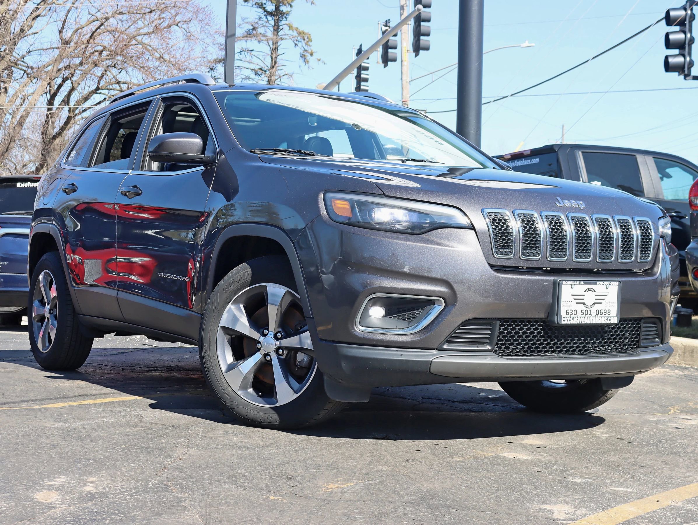 Used 2019 Jeep Cherokee Limited image 9