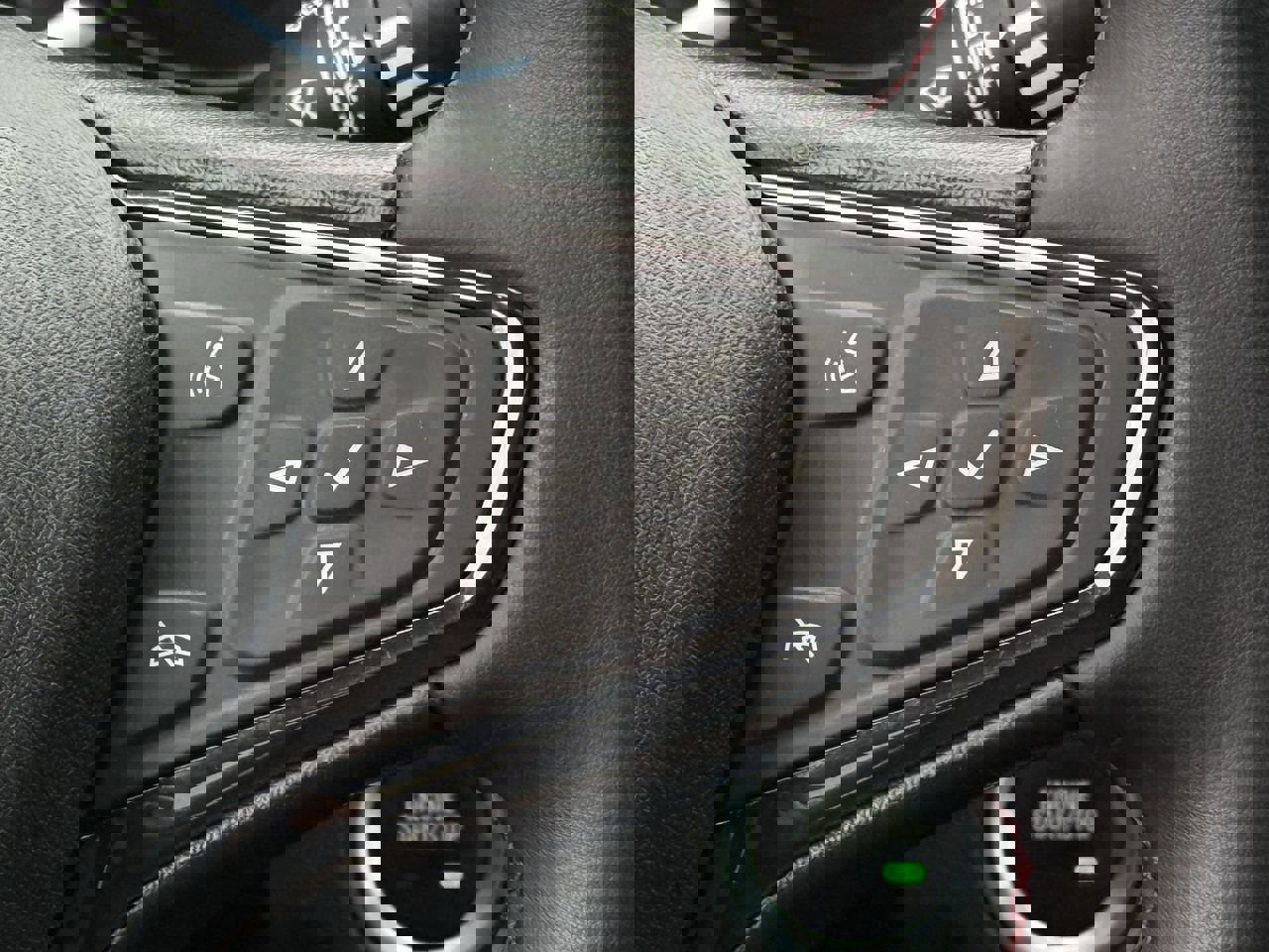 Used 2023 Chevrolet Equinox RS w/ RS Leather Package image 14