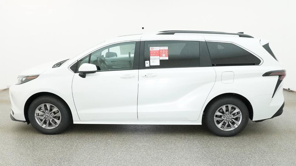 New 2026 Toyota Sienna XLE FWD image 6
