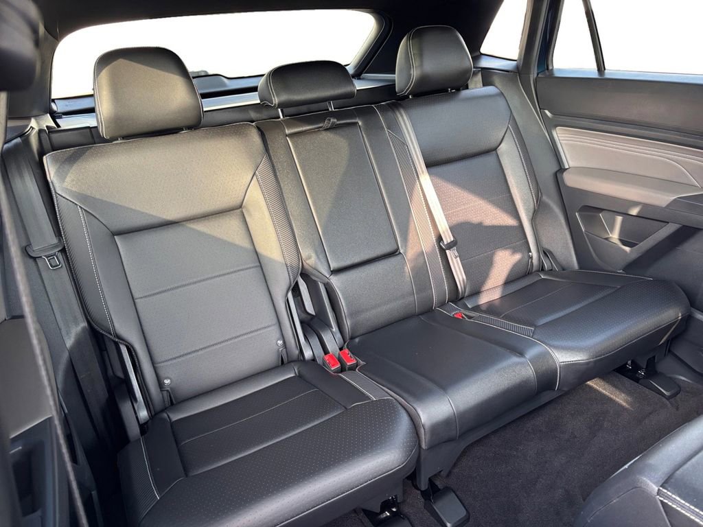 Used 2021 Volkswagen Atlas Cross Sport SE image 23