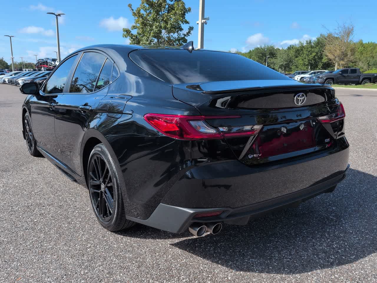 Certified 2025 Toyota Camry SE FWD image 4