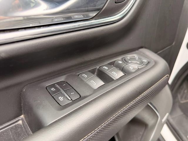 Used 2023 Chevrolet Suburban Premier image 14