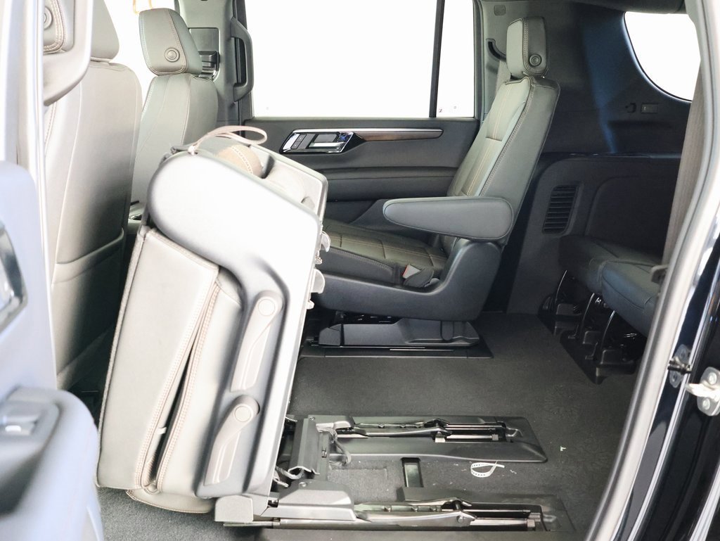 New 2025 Chevrolet Suburban High Country image 30