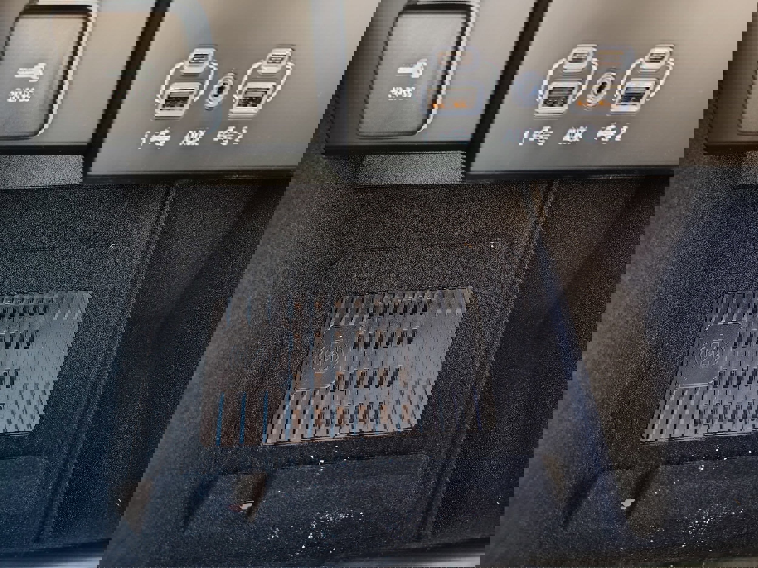 New 2026 Jeep Grand Wagoneer 4WD image 40