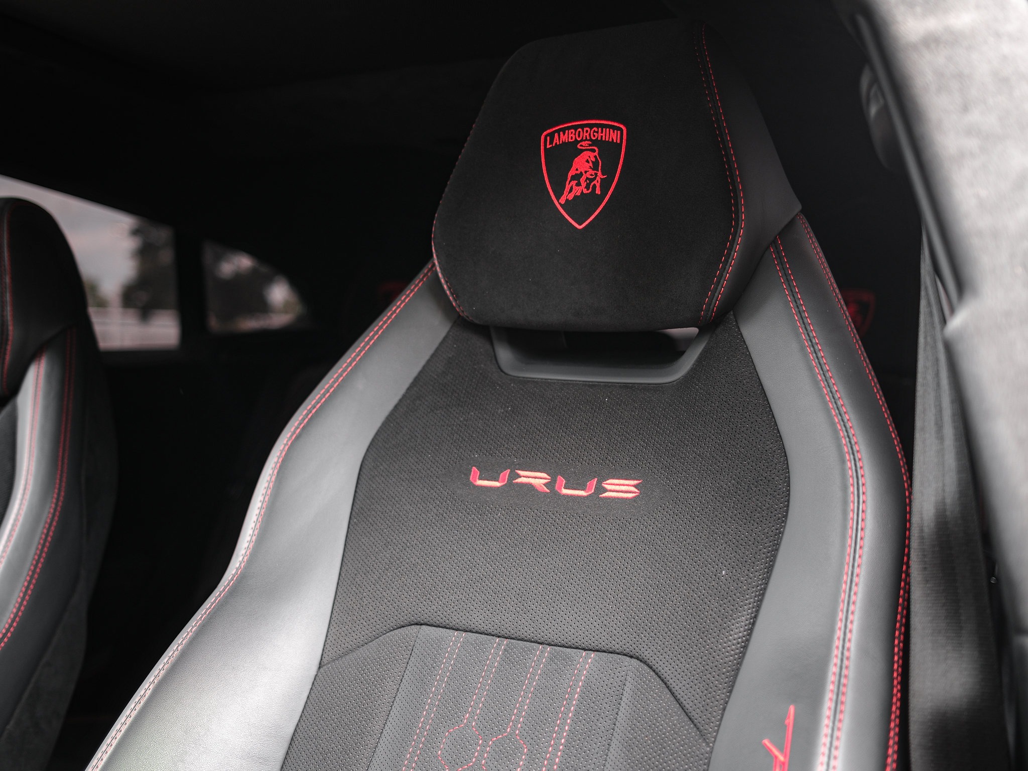 Used 2023 Lamborghini Urus Performante AWD/4WD image 17