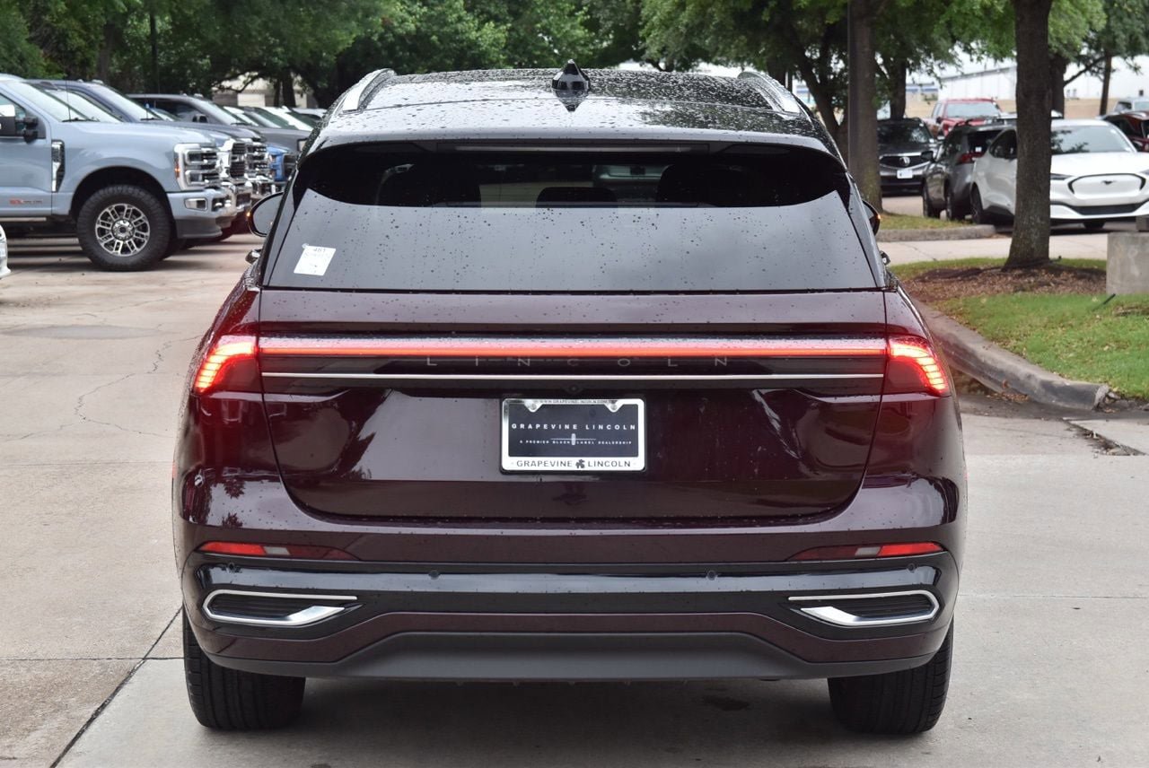 Certified 2024 Lincoln Nautilus Reserve w/ Equipment Group 202A AWD/4WD image 9