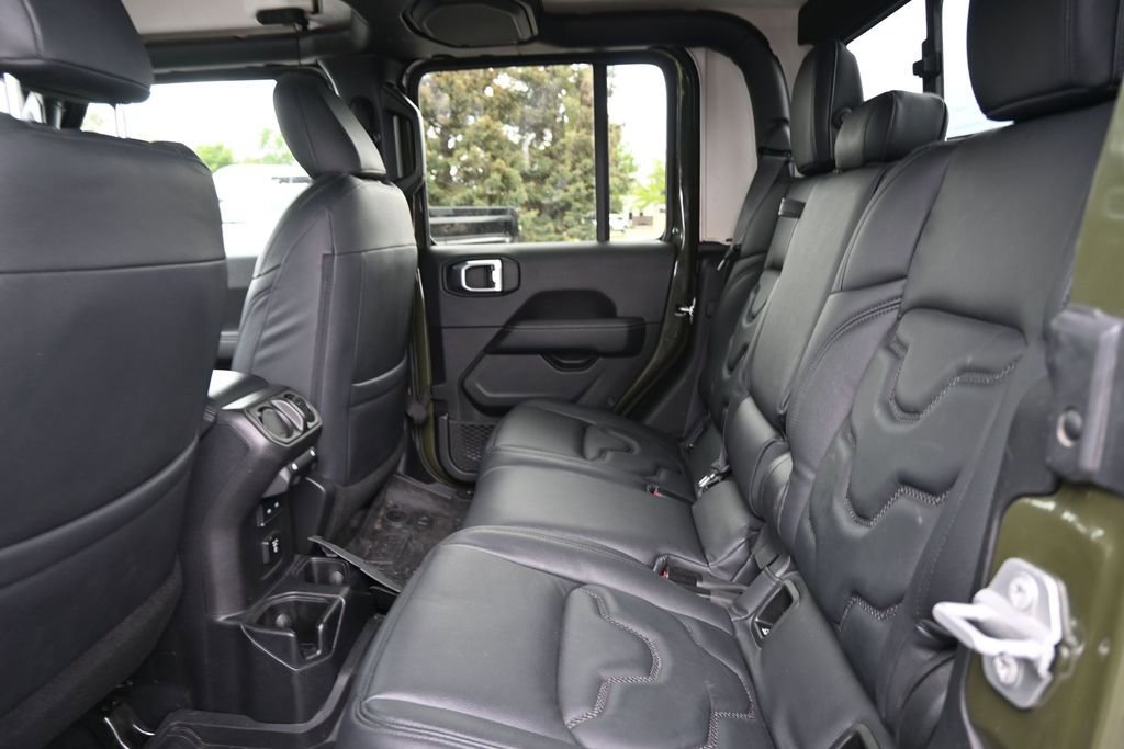 Used 2021 Jeep Gladiator Overland w/ Popular Equipment Package AWD/4WD image 22