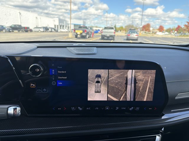 New 2026 Chevrolet Traverse High Country w/ LPO, Floor Liner Package image 17