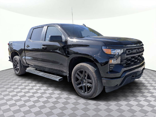 Used 2024 Chevrolet Silverado 1500 Custom AWD/4WD image 2