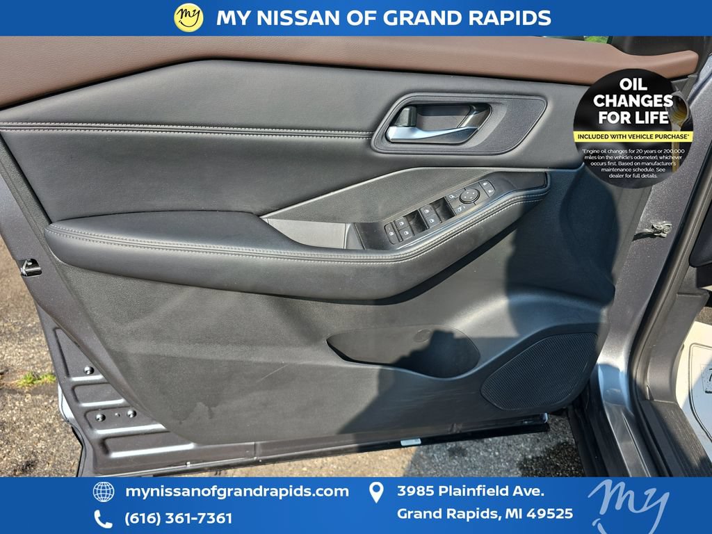 Used 2023 Nissan Rogue SV w/ SV Premium B Package AWD/4WD image 11