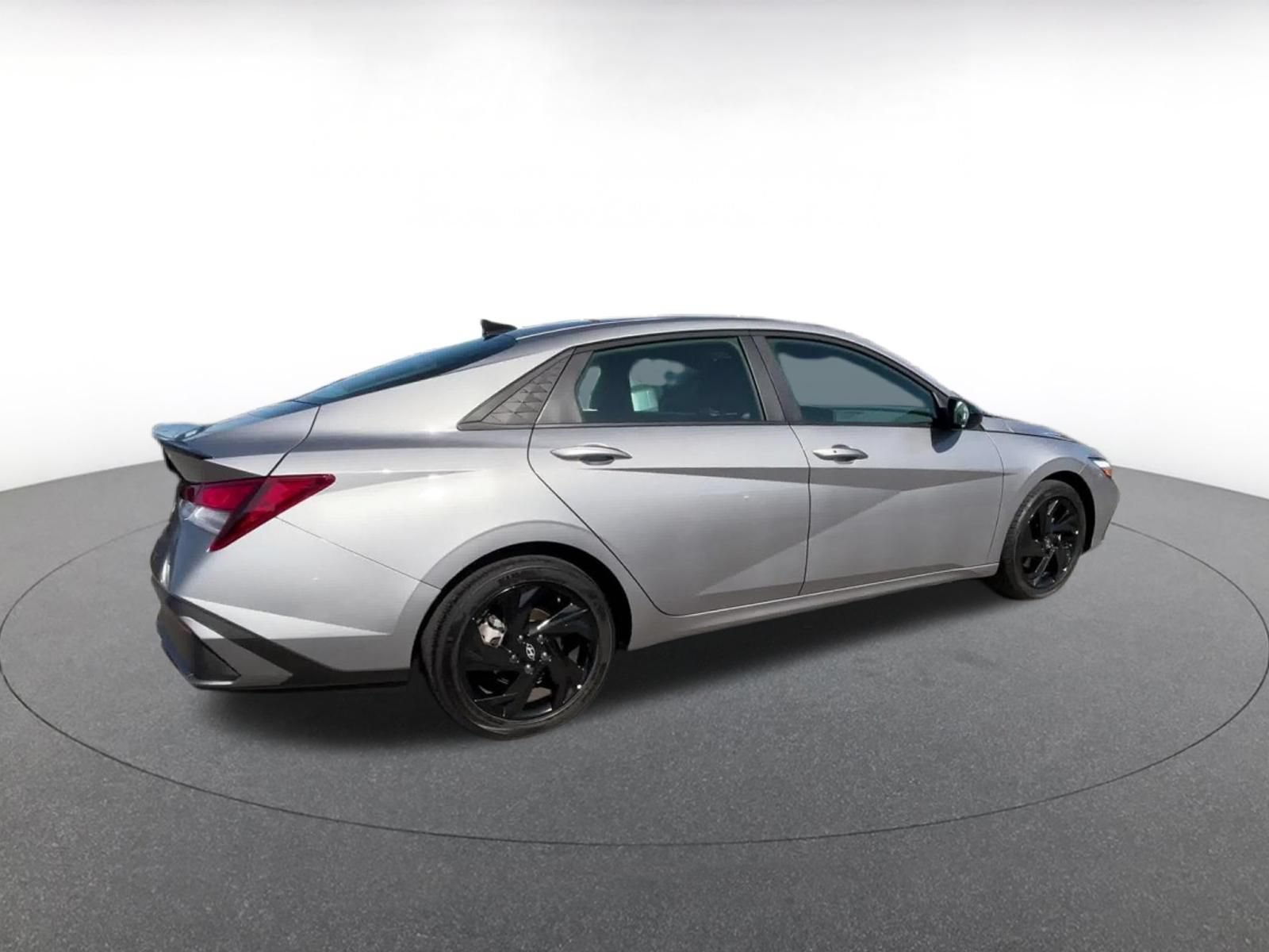 Used 2026 Hyundai Elantra Sport FWD image 15