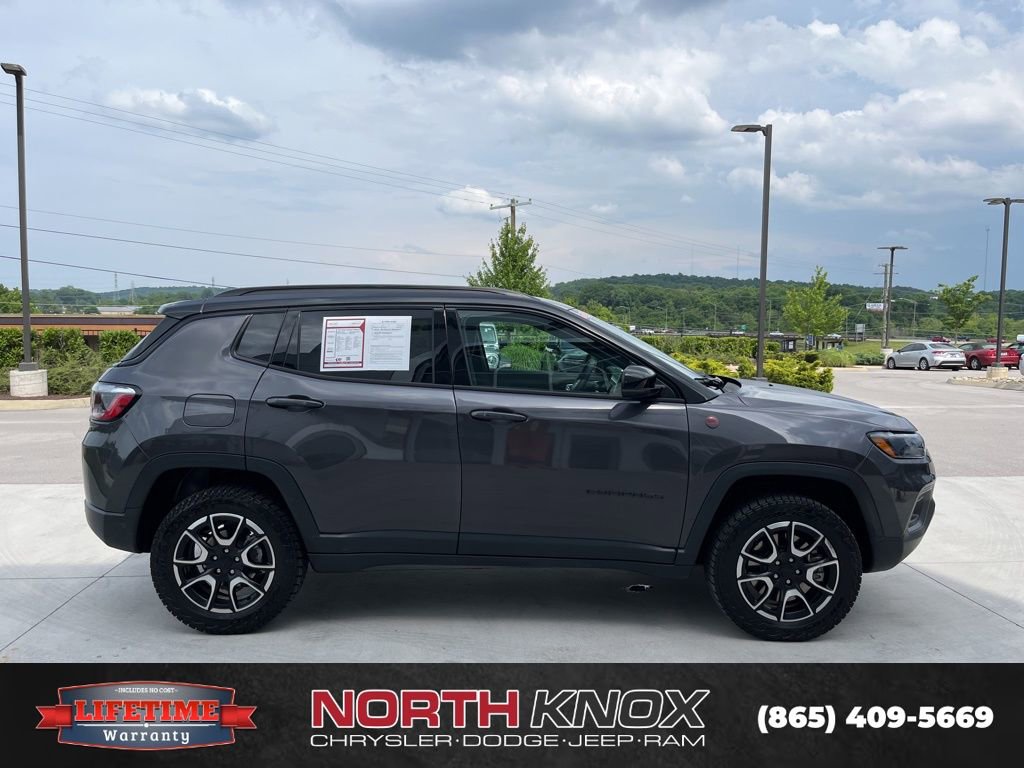 Used 2024 Jeep Compass Trailhawk AWD/4WD image 20