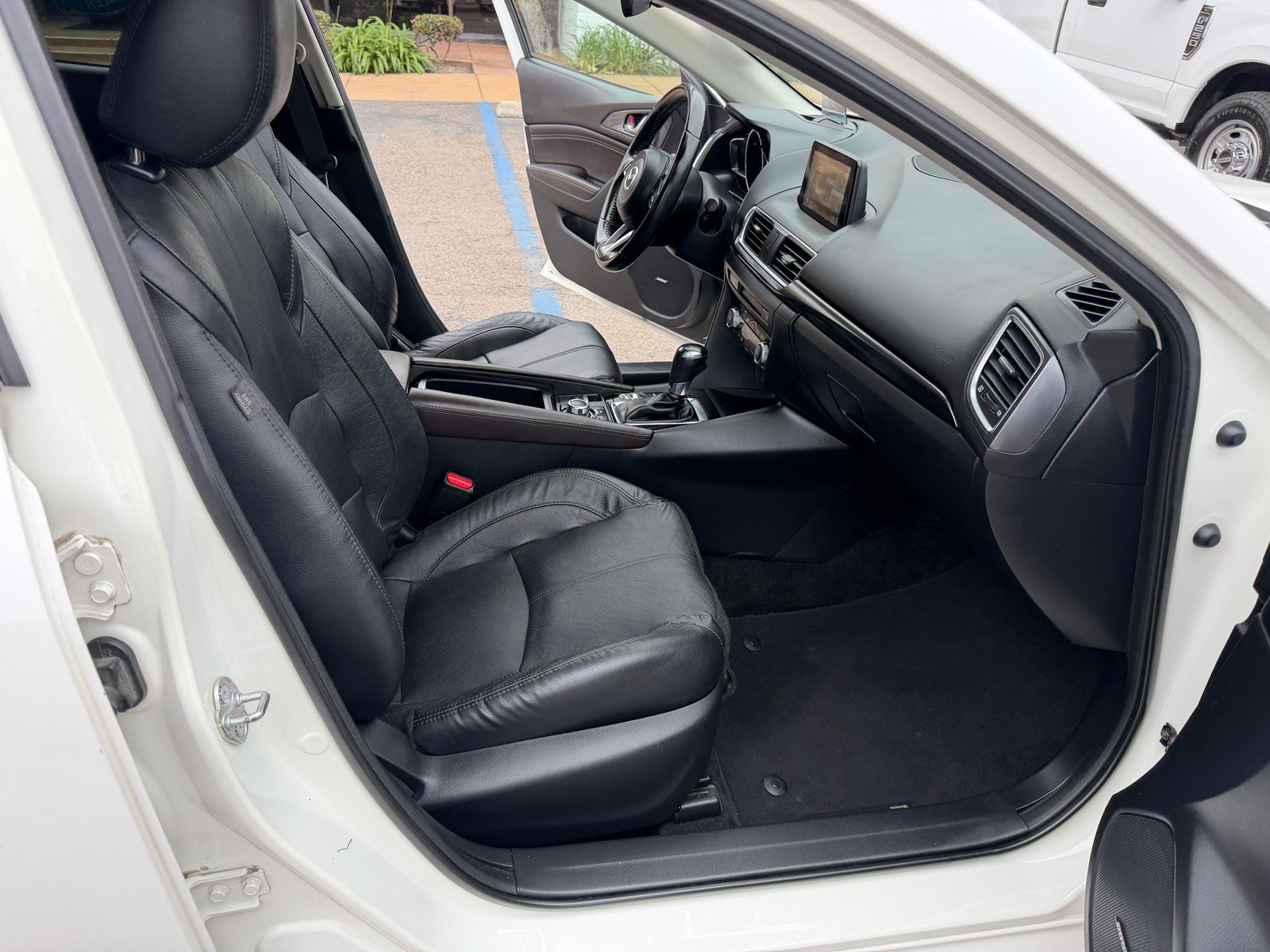 Used 2018 MAZDA MAZDA3 Grand Touring FWD image 14