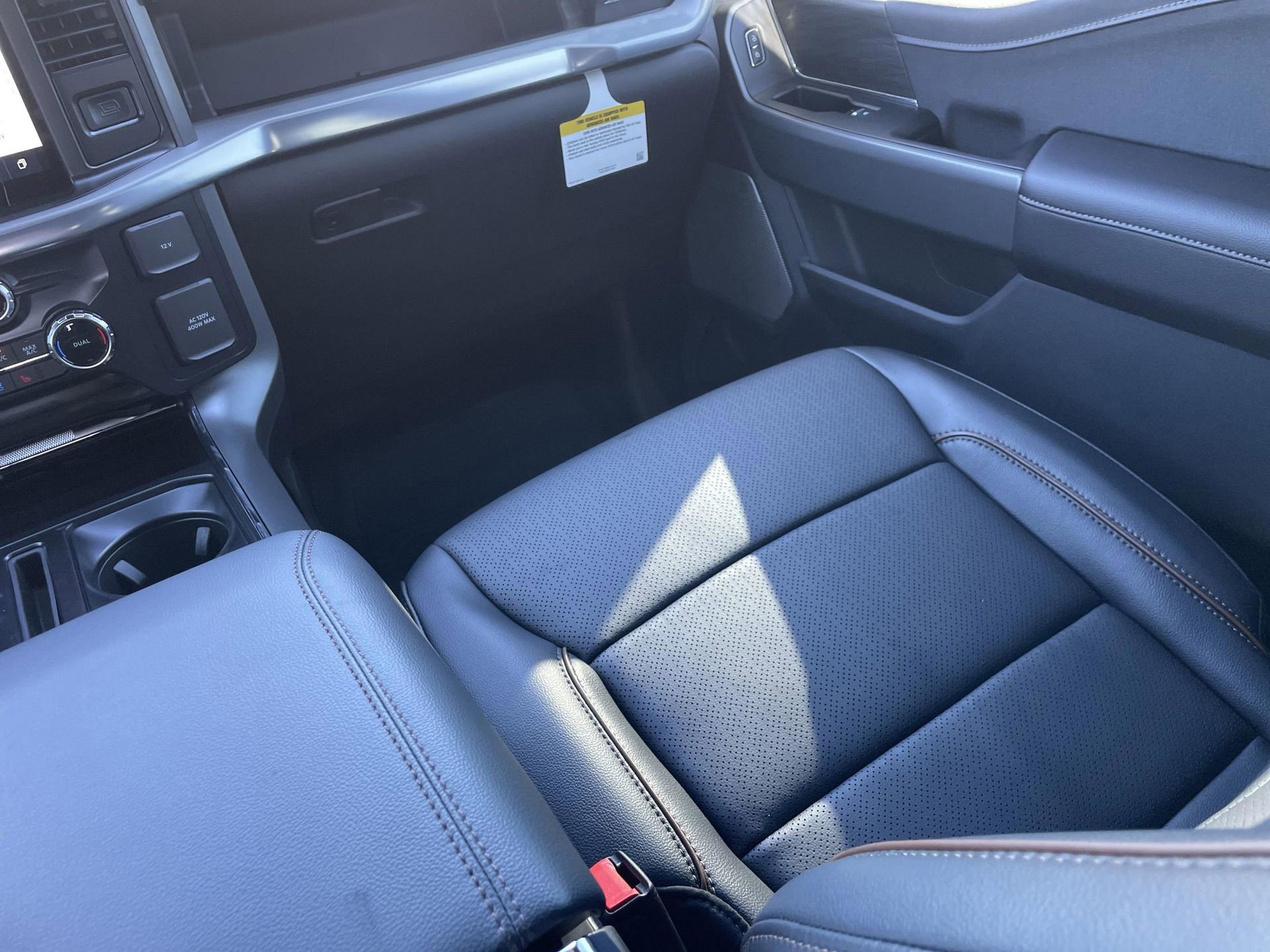 New 2025 Ford F150 Lariat w/ Equipment Group 501A Mid image 26