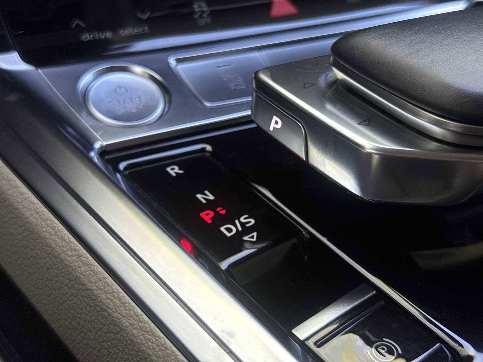 Used 2019 Audi e-tron Prestige w/ Prestige Package AWD/4WD image 21