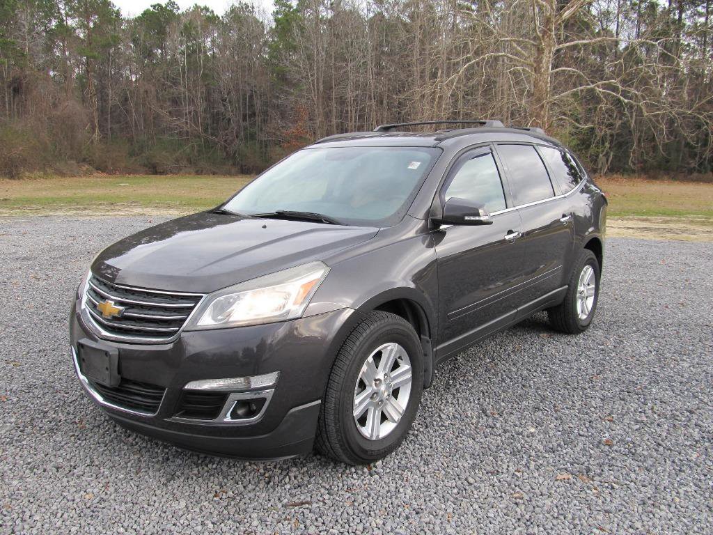 Used 2013 Chevrolet Traverse LT image 2
