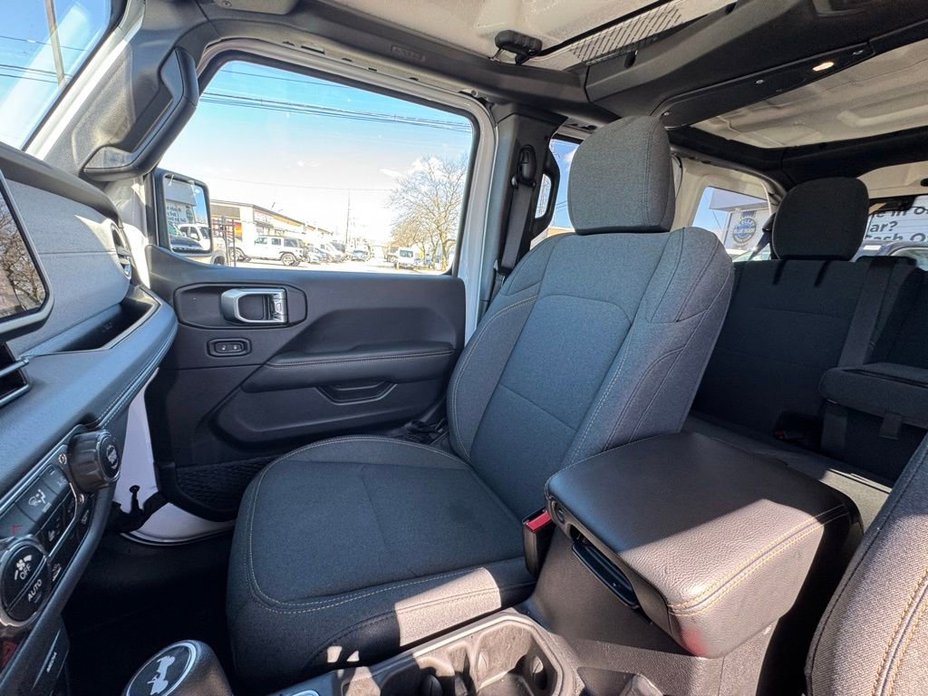 Certified 2025 Jeep Wrangler Unlimited Sahara image 14