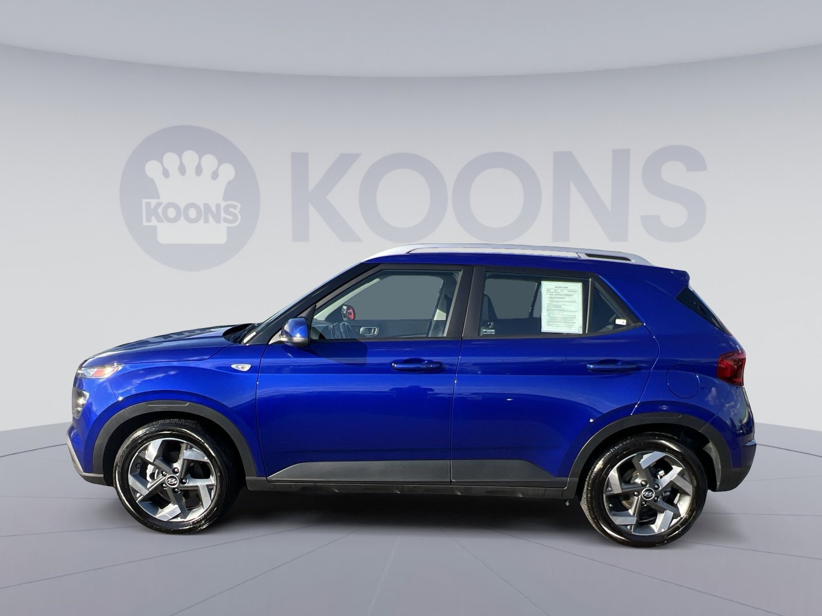 Used 2025 Hyundai Venue SEL FWD image 13