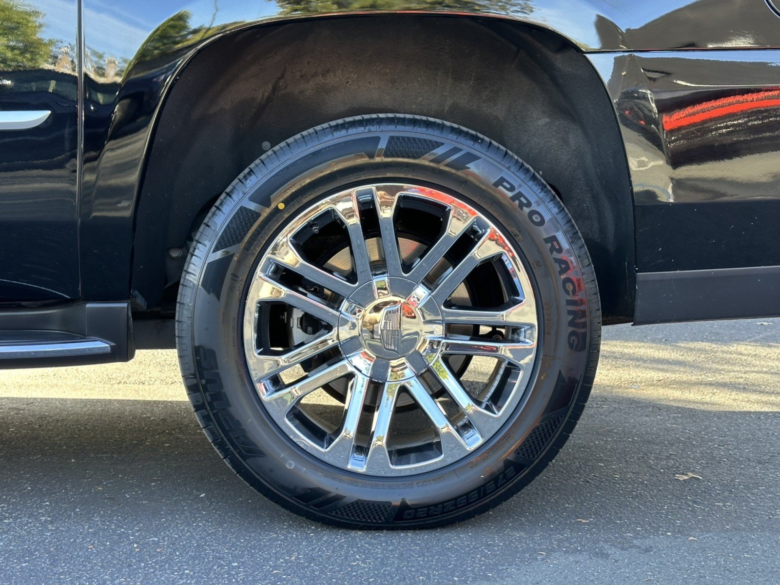 Used 2020 Cadillac Escalade ESV 2WD image 13
