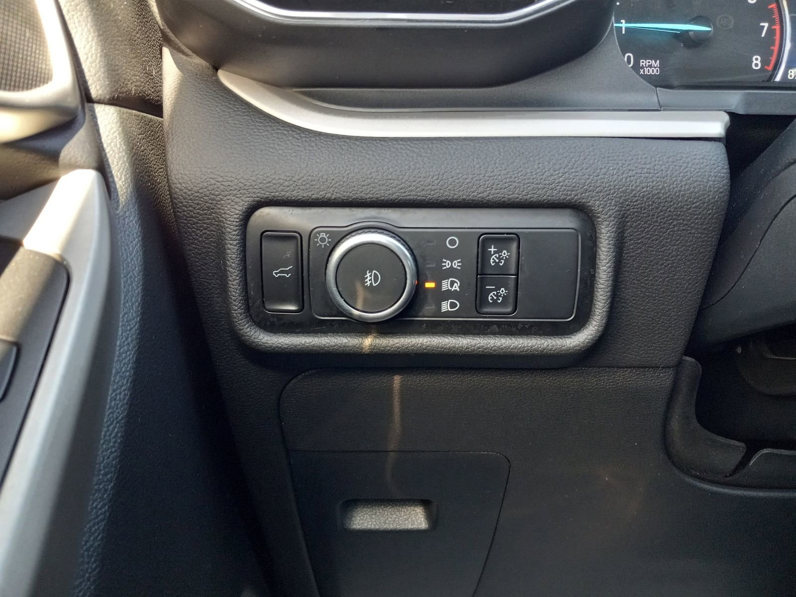 Used 2023 Ford Explorer XLT w/ Equipment Group 202A AWD/4WD image 27