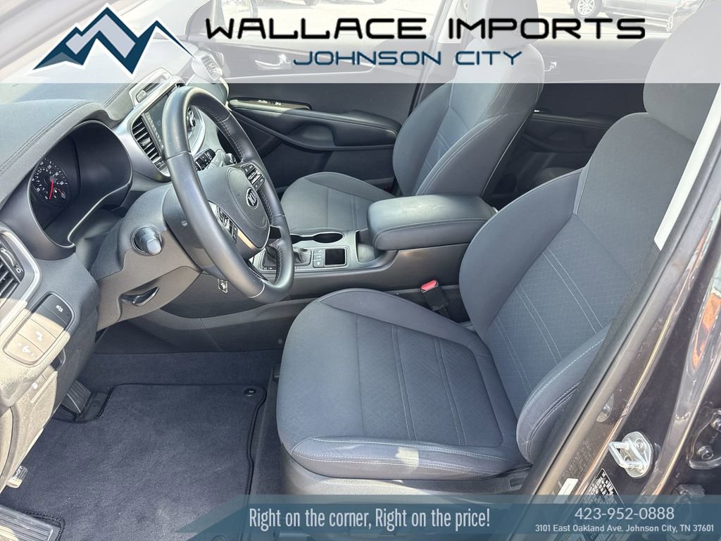 Used 2019 Kia Sorento LX w/ LX Convenience Package image 5