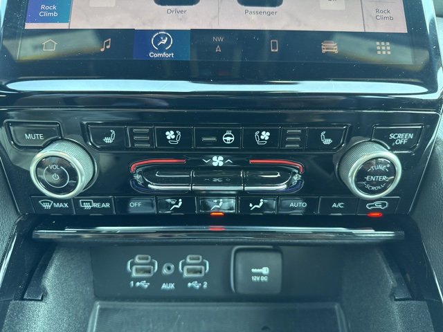 Used 2022 Jeep Grand Cherokee Overland w/ Luxury Tech Group IV image 29