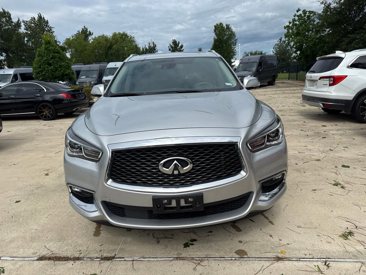 Used 2020 INFINITI QX60 Luxe w/ Essential Package FWD image 2