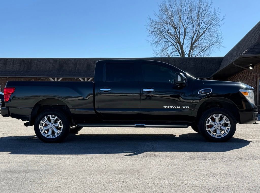 Used 2019 Nissan Titan SV w/ SV Convenience Package image 6