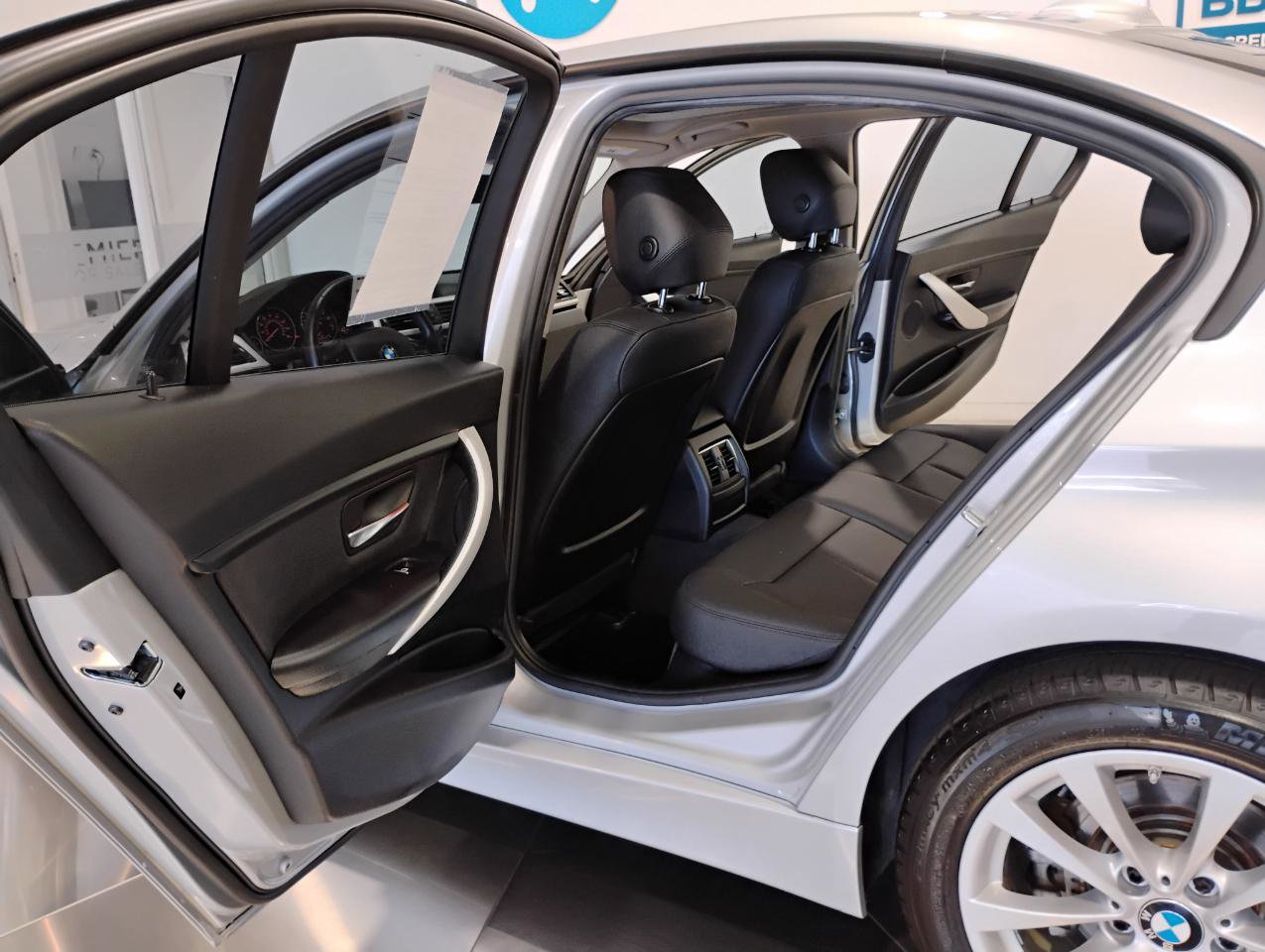 Used 2017 BMW 320i Sedan image 13