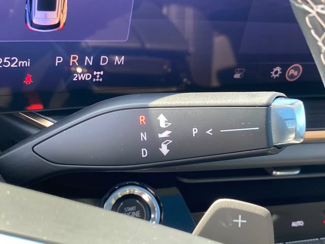 Certified 2024 Buick Envision Avenir AWD/4WD image 13
