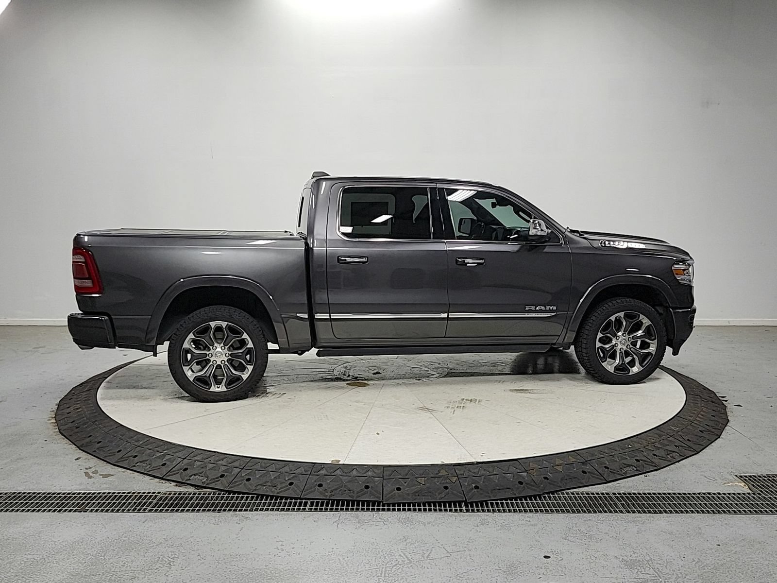 Used 2020 RAM 1500 Limited RWD image 9