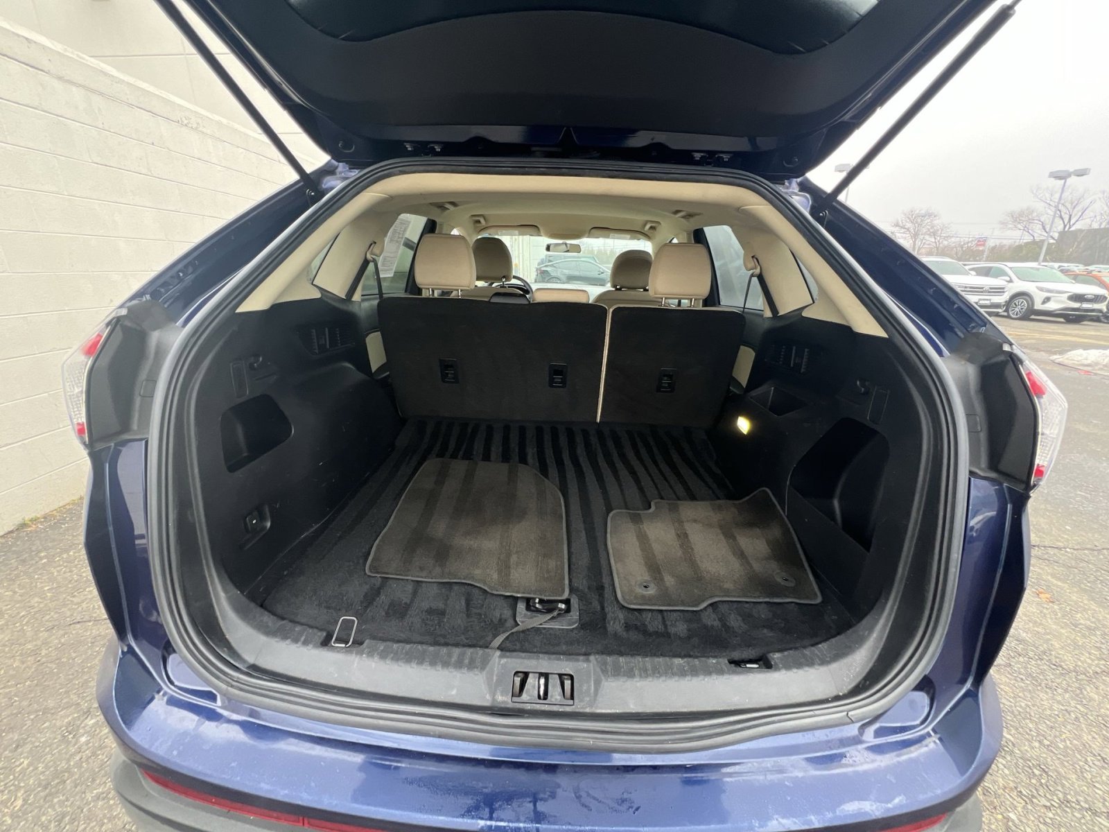 Used 2016 Ford Edge SE image 24