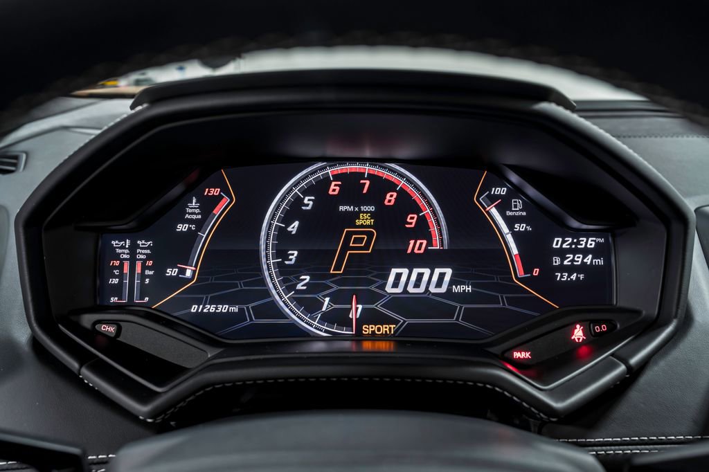 Used 2020 Lamborghini Huracan EVO RWD image 16
