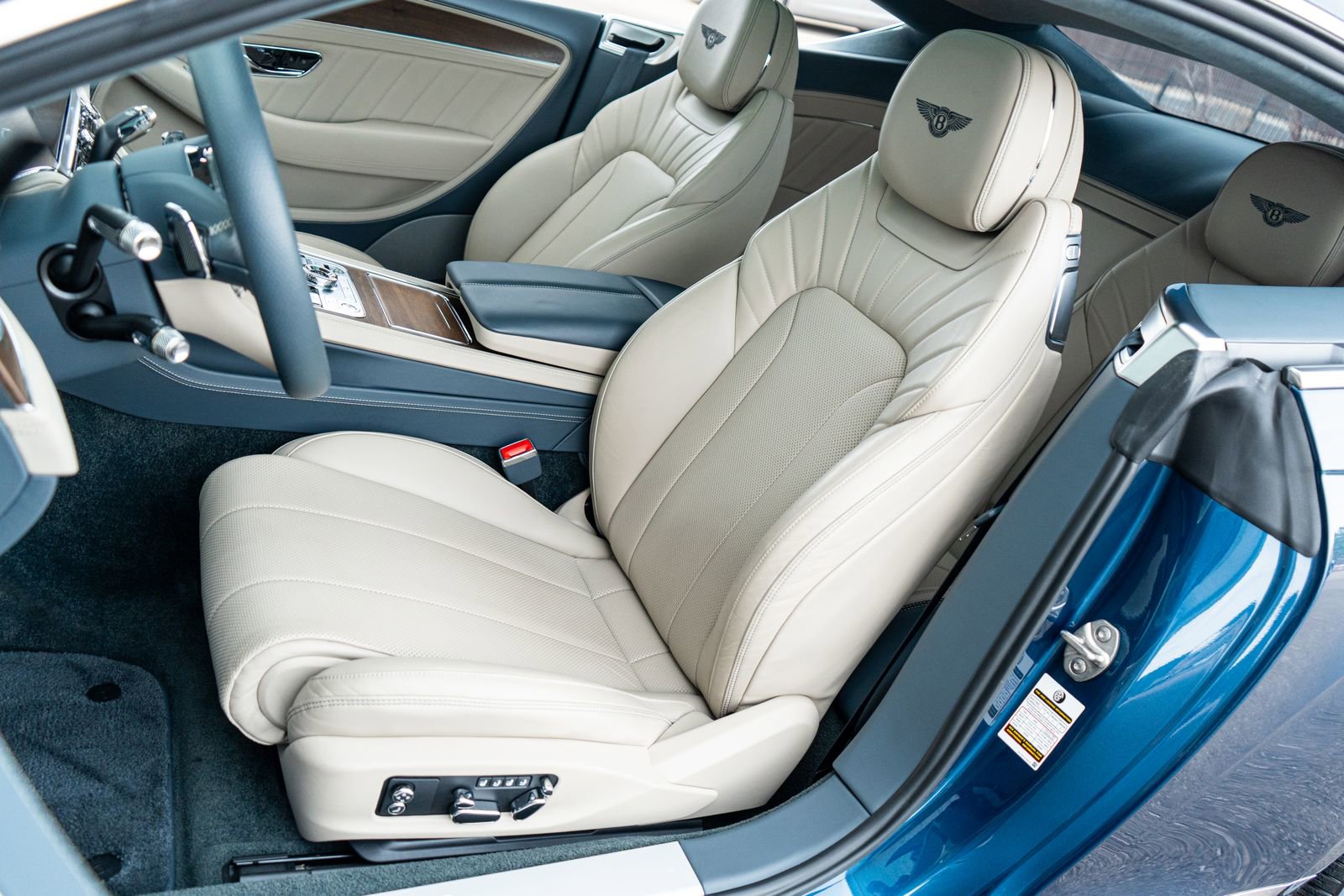 Used 2024 Bentley Continental GT image 26