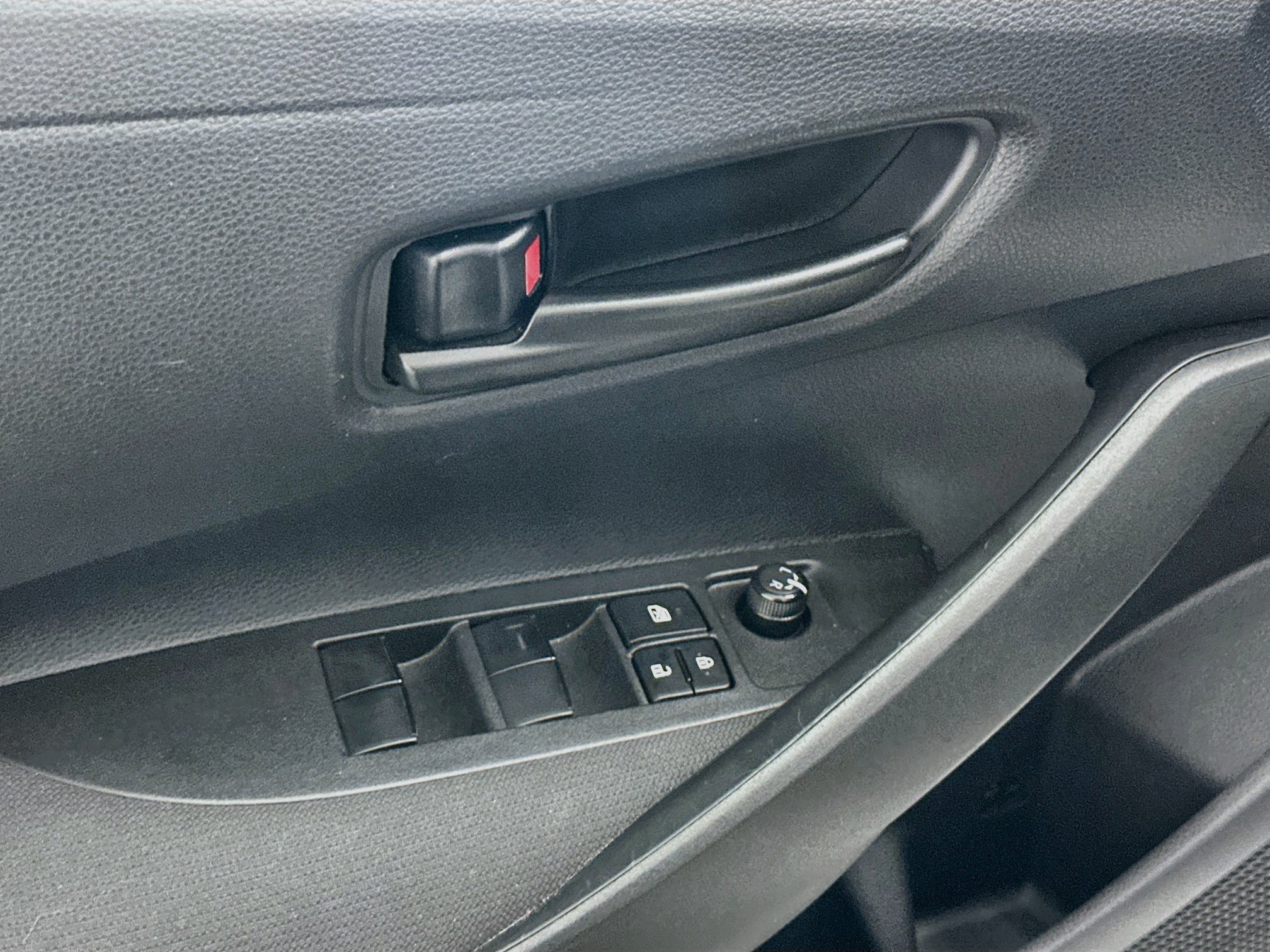 Used 2026 Toyota Corolla LE FWD image 15
