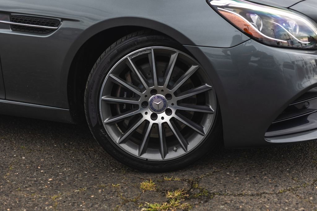 Used 2017 Mercedes-Benz SLC 300 image 4
