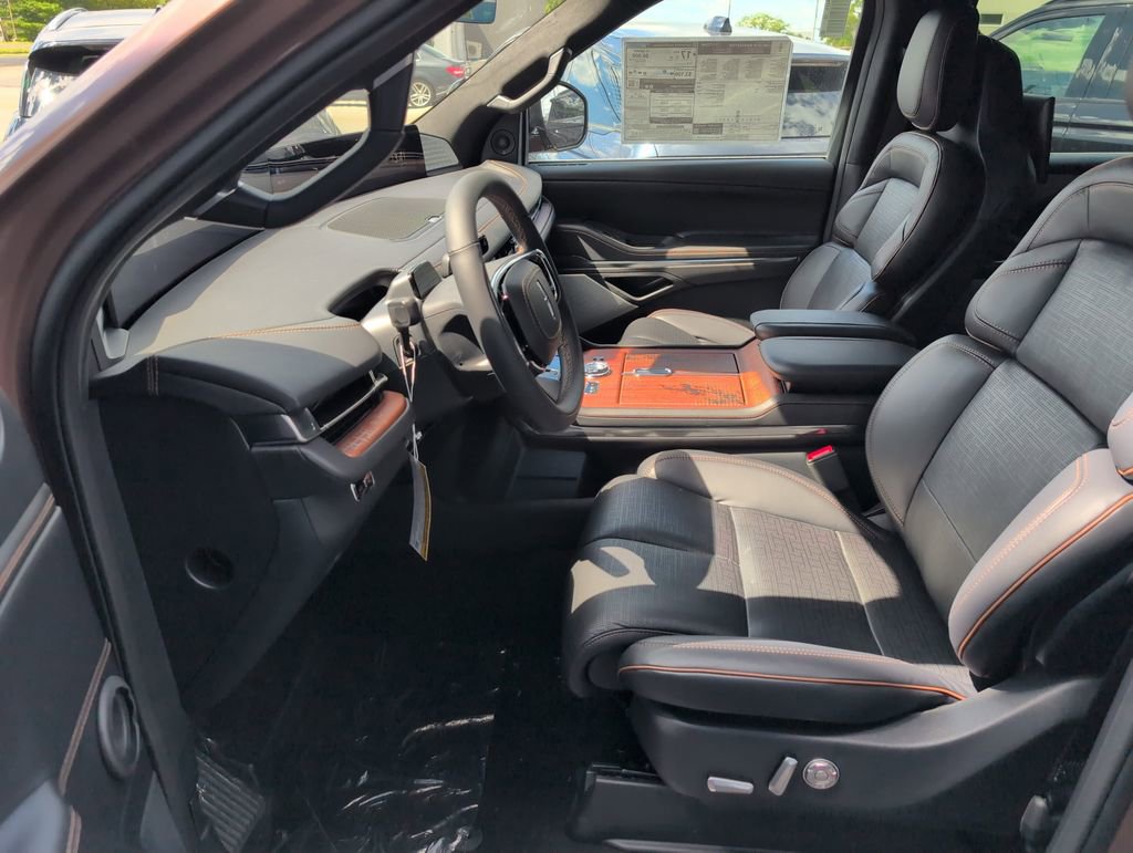 New 2025 Lincoln Navigator L Black Label image 5