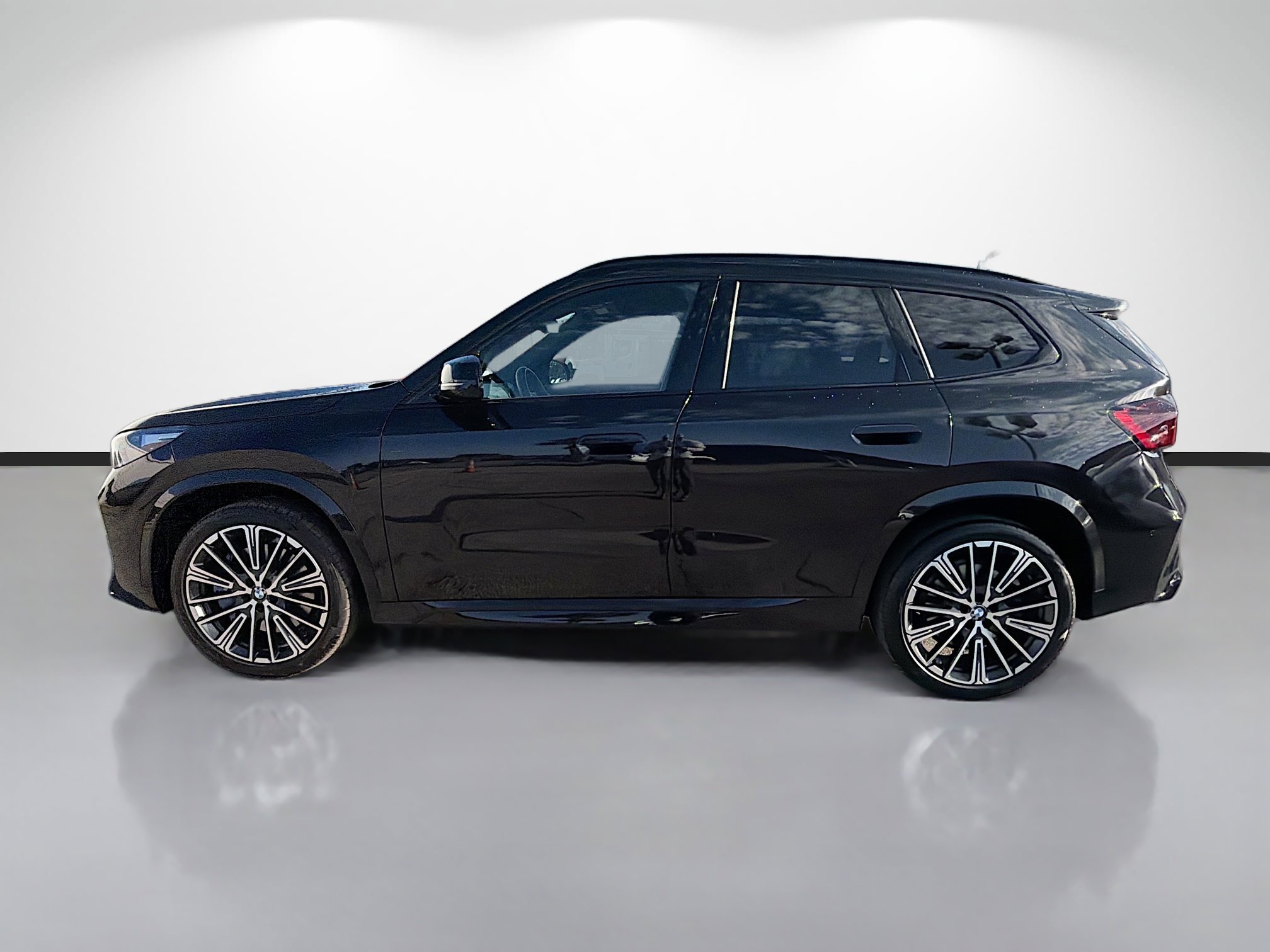Used 2025 BMW X1 M35i w/ Premium Package AWD/4WD image 6