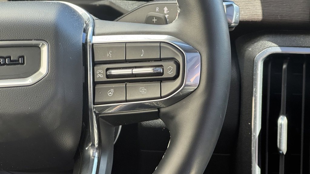 Used 2025 GMC Acadia Denali w/ Super Cruise Package image 13