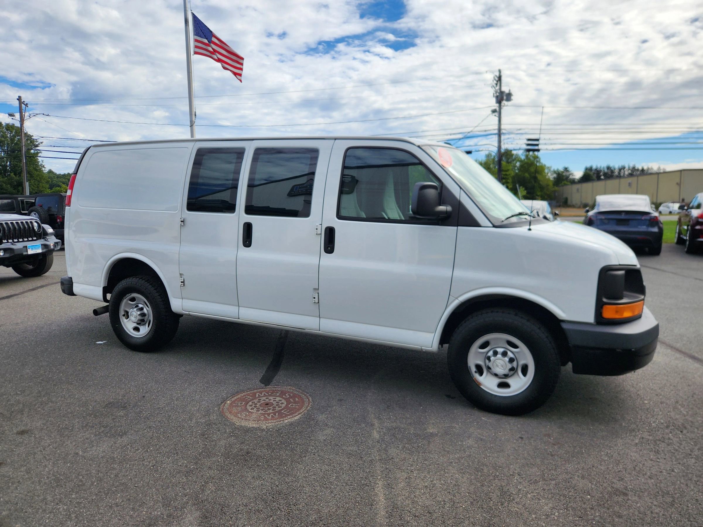 Used 2016 Chevrolet Express 2500 image 20