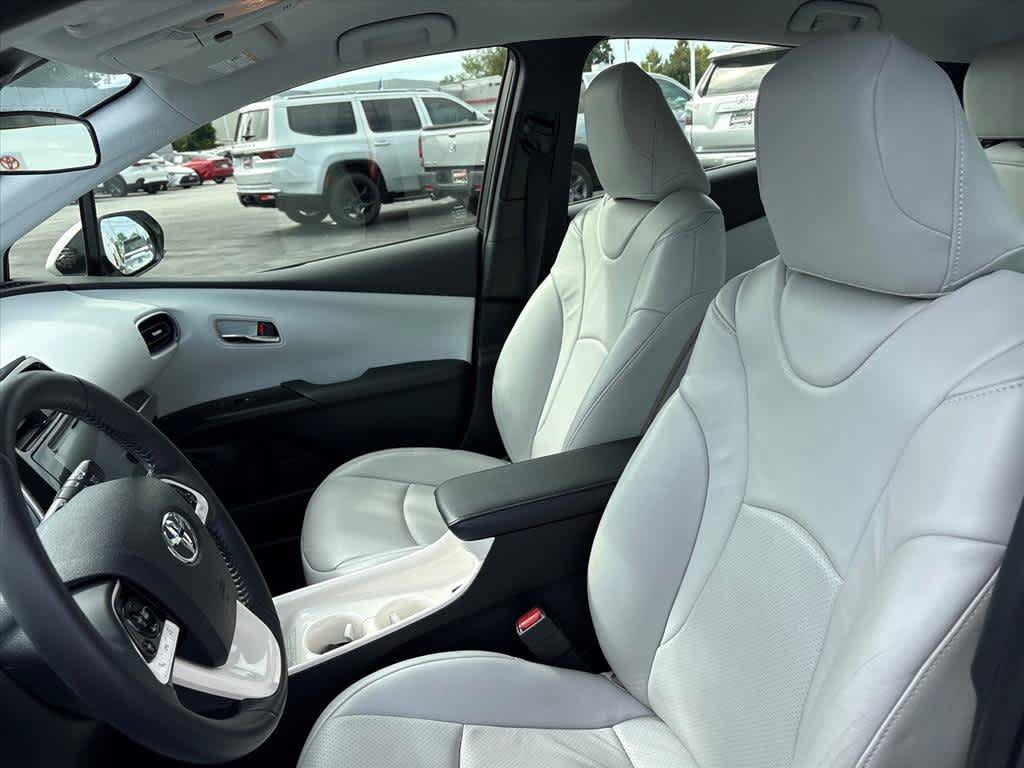 Used 2018 Toyota Prius Three Touring FWD image 25