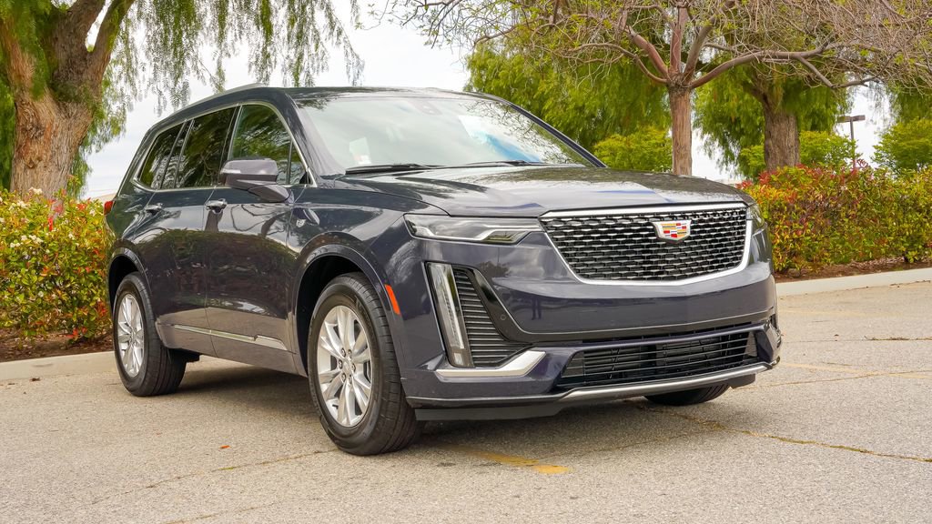 Certified 2025 Cadillac XT6 Luxury image 5