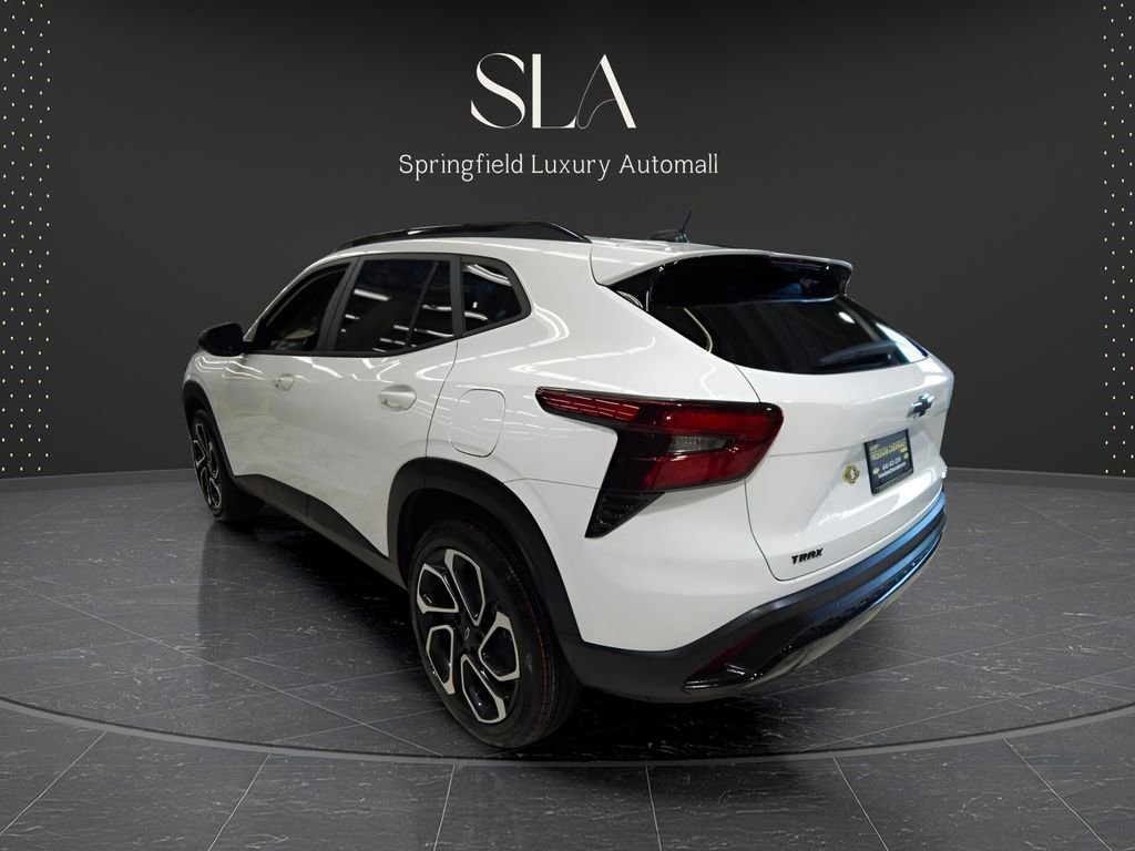 Used 2026 Chevrolet Trax RS w/ Driver Confidence Package image 9