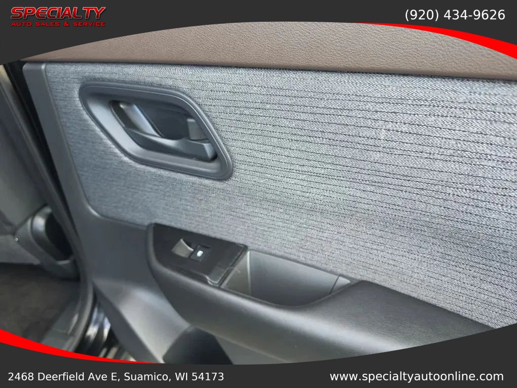 Used 2023 Nissan Rogue S AWD/4WD image 31