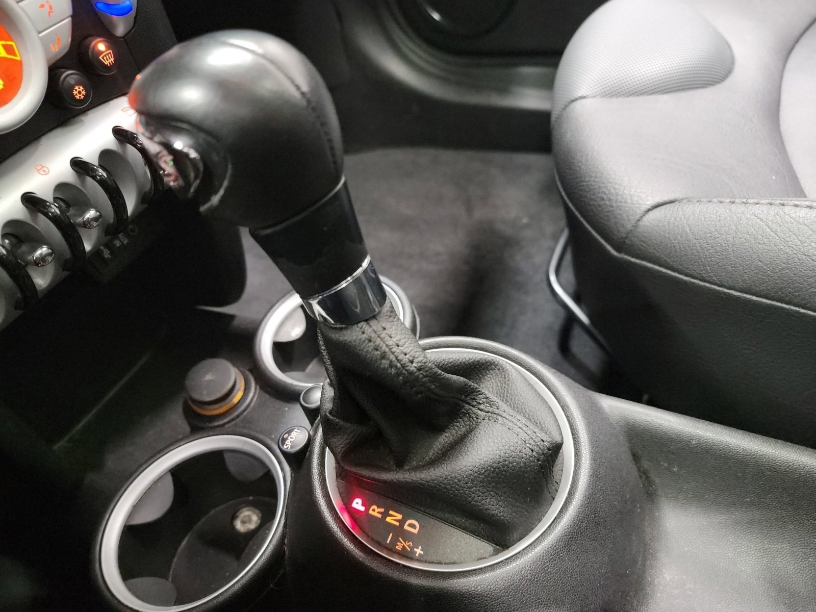 Used 2010 MINI Cooper S image 26