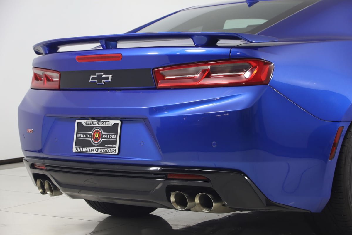 Used 2018 Chevrolet Camaro SS RWD image 57