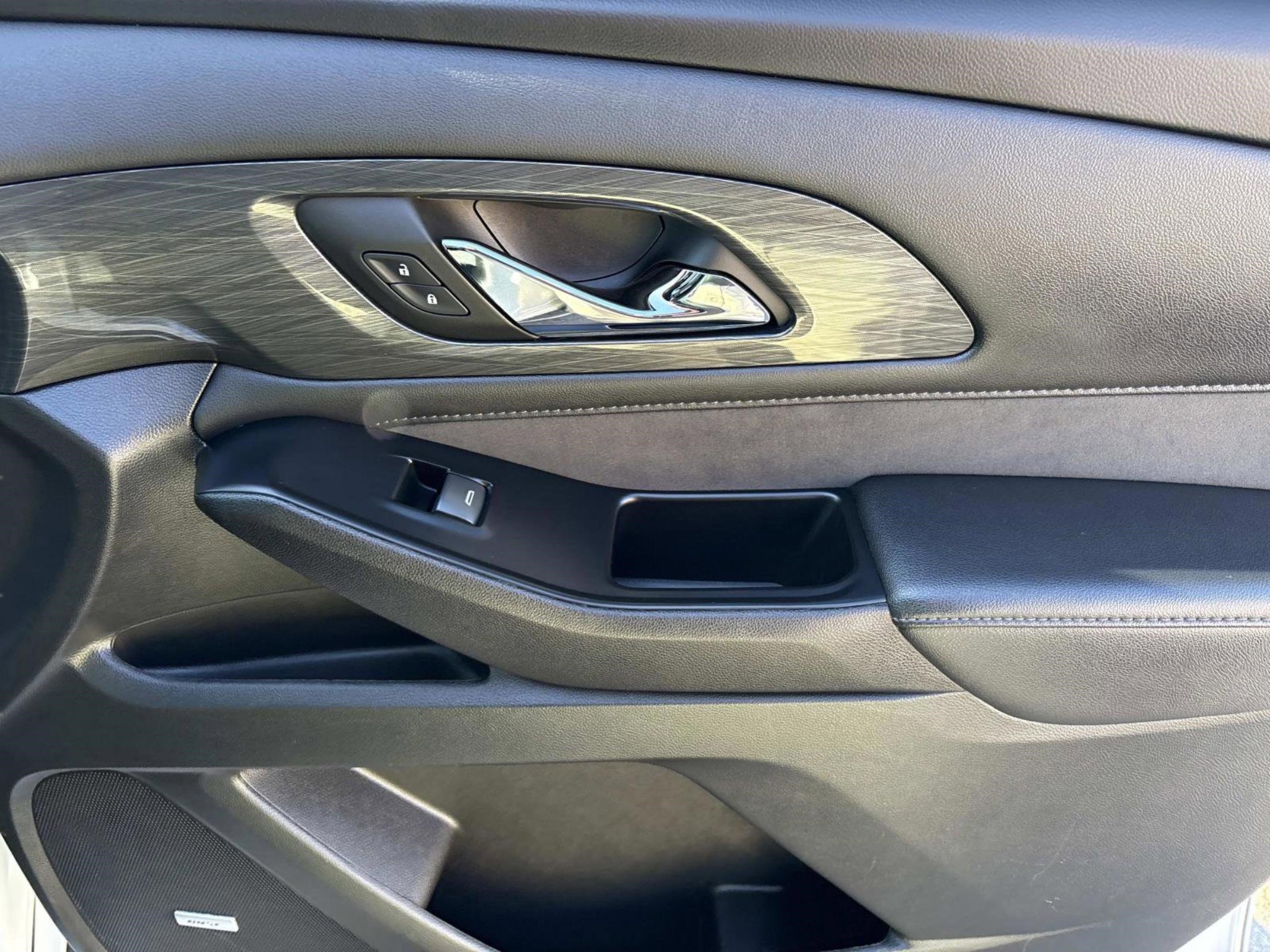 Used 2023 Chevrolet Traverse High Country w/ LPO, Cargo Package image 25