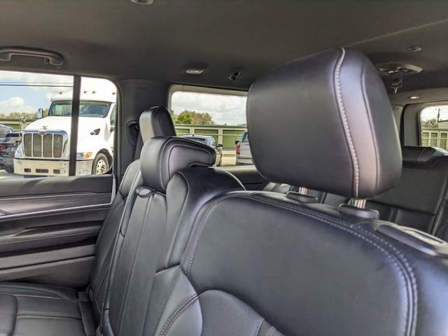 Used 2024 Jeep Wagoneer L Series II w/ Flexible Seating Group image 20