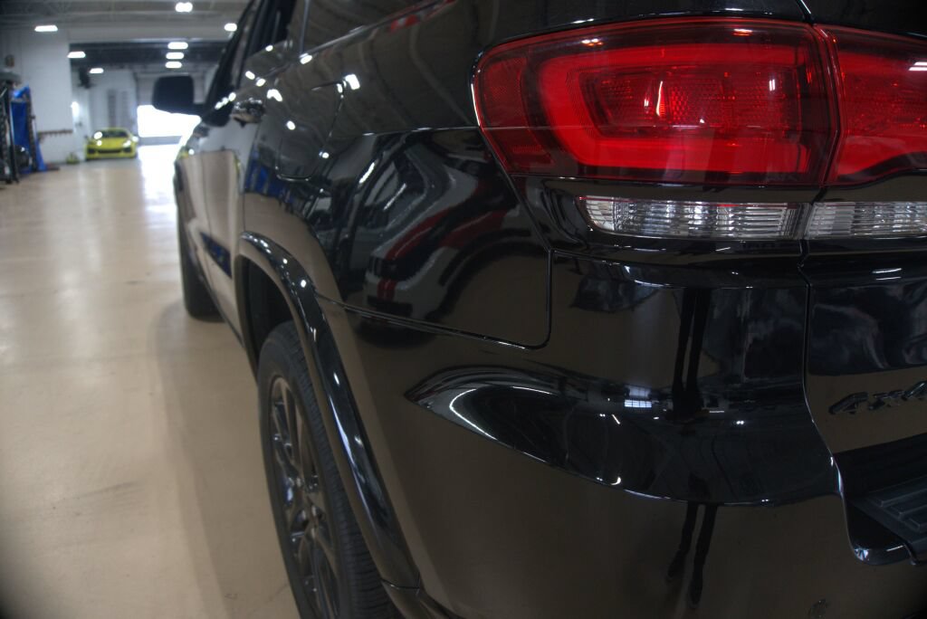 Used 2018 Jeep Grand Cherokee Altitude AWD/4WD image 17